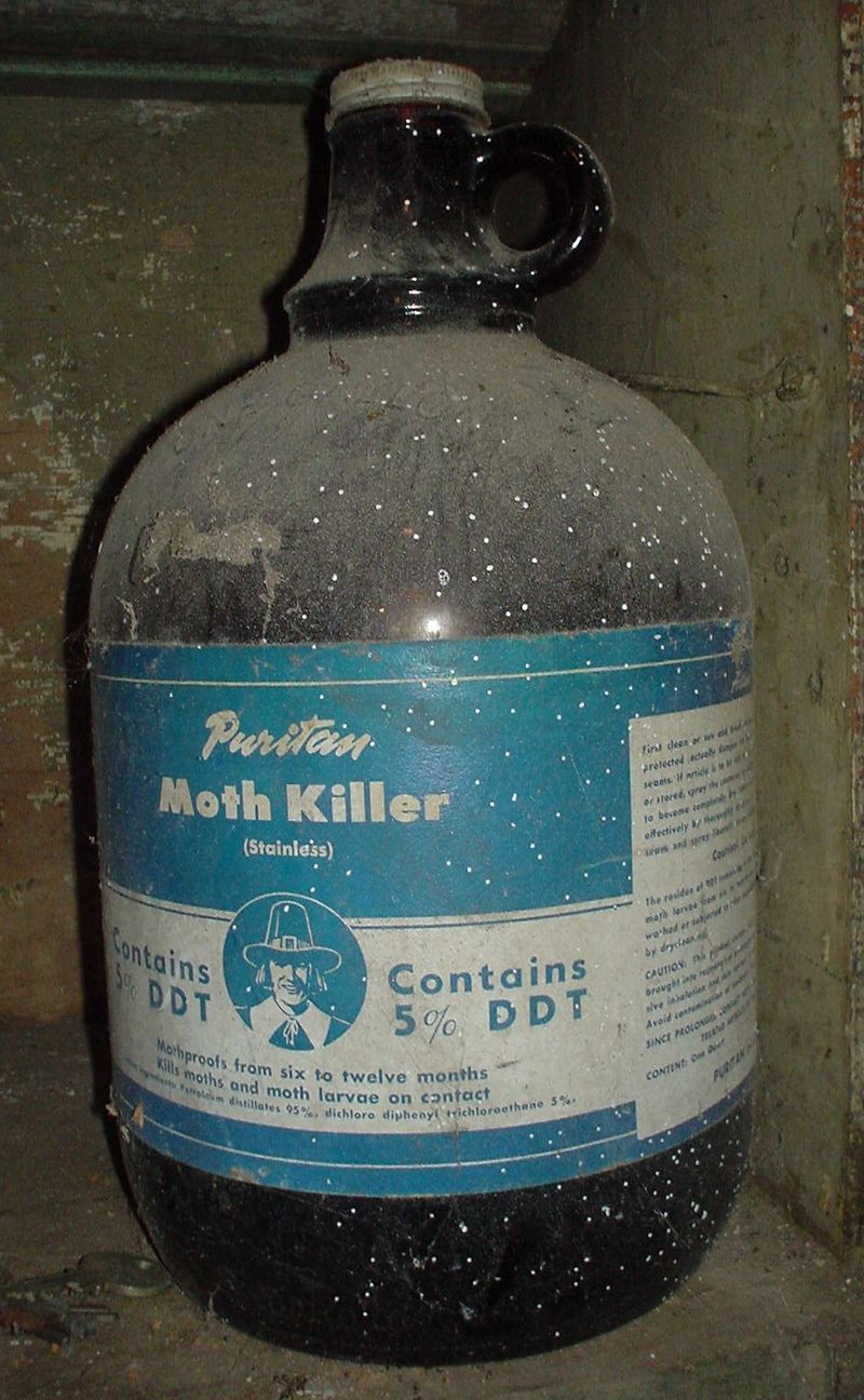 “كلمة السر الـ DDT” قصة المشروع القومي للقضاء على الذباب في مصر عبوة الـ DDT