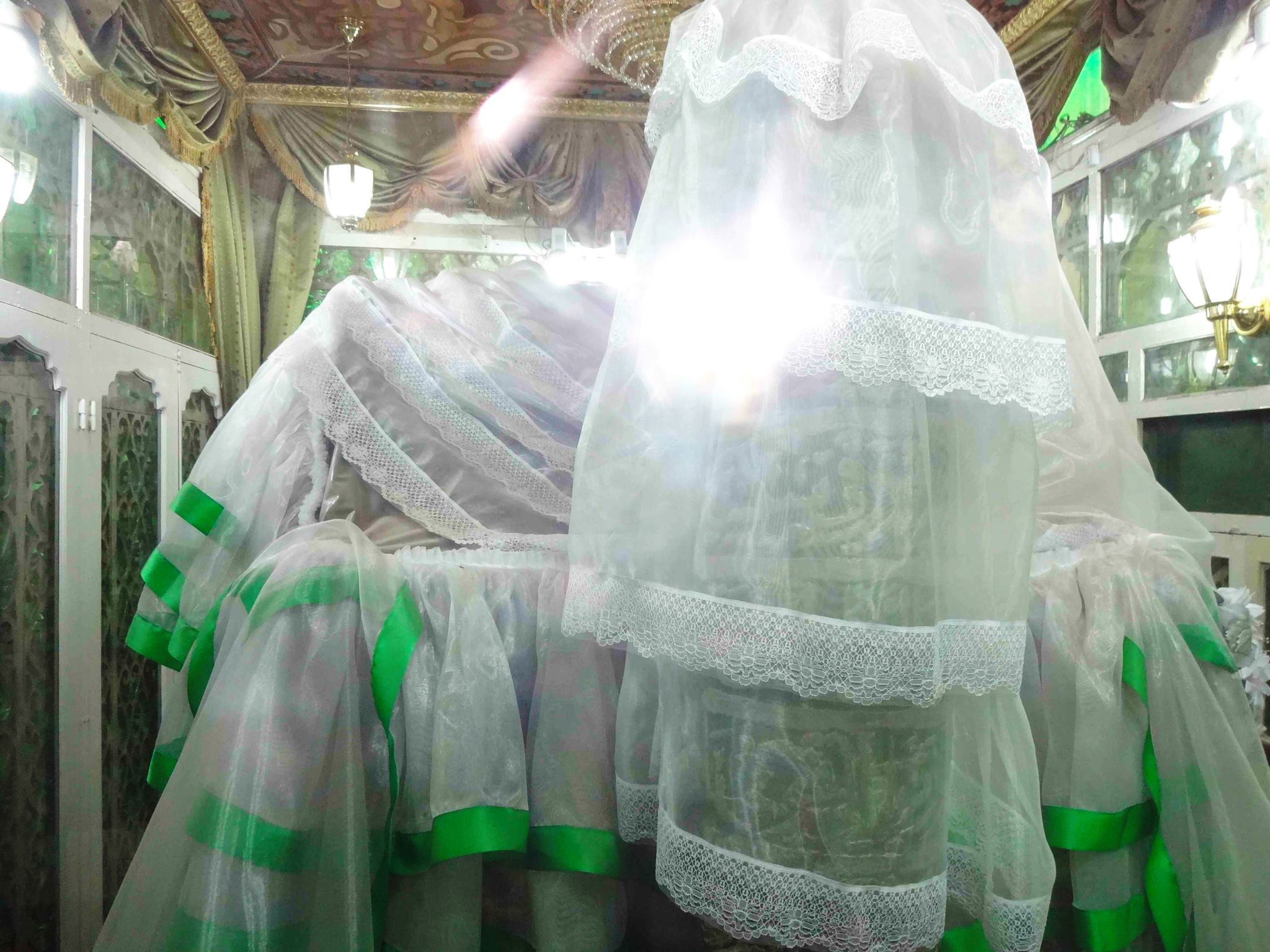 السيدة سكينة (1-2) لماذا سُمِّيت آمنة وما تأثير كربلاء على نفسها ؟ مقام السيدة سكينة