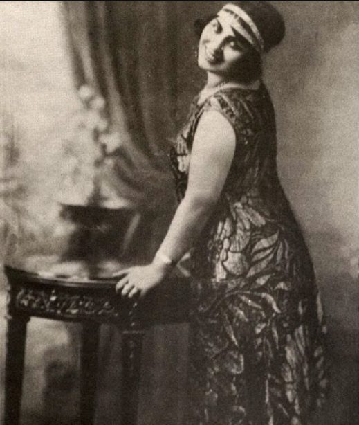 سيرة محمد عبدالوهاب (9) موسيقار الأجيال والمسرح الغنائي منيرة المهدية