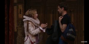 الحظر يحول هاملت إلى فتاة على مسرح شكسبير! الحظر