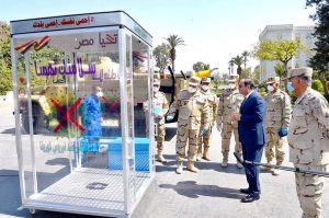 التطهير من الرأس إلى الحذاء..كيف يمكننا الاعتماد على ممرات التعقيم؟ الرئيس المصري اثناء تفقده ممرات التعقيم
