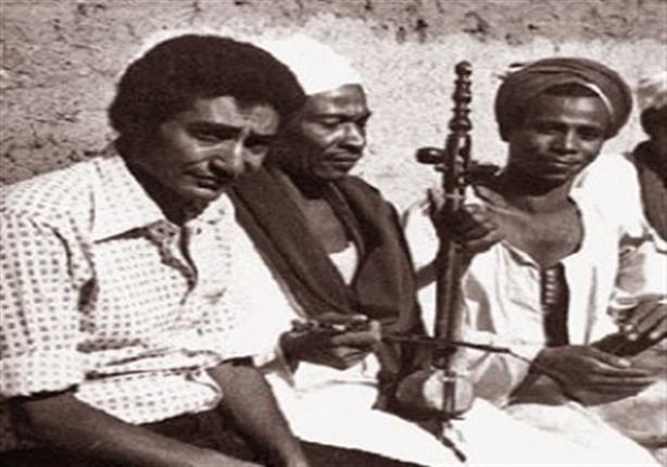 ويقول فين يامّا أسوان؟.. عن ملحمة إنسانية تركها عبد الرحمن الأبنودي اثناء جمع السيرة الهلالية في الصعيد