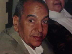 من سنهوت إلى العاشر من رمضان.. عن والد الشهيد المنسي الذي علمه كل شيء الدكتور صابر منسي