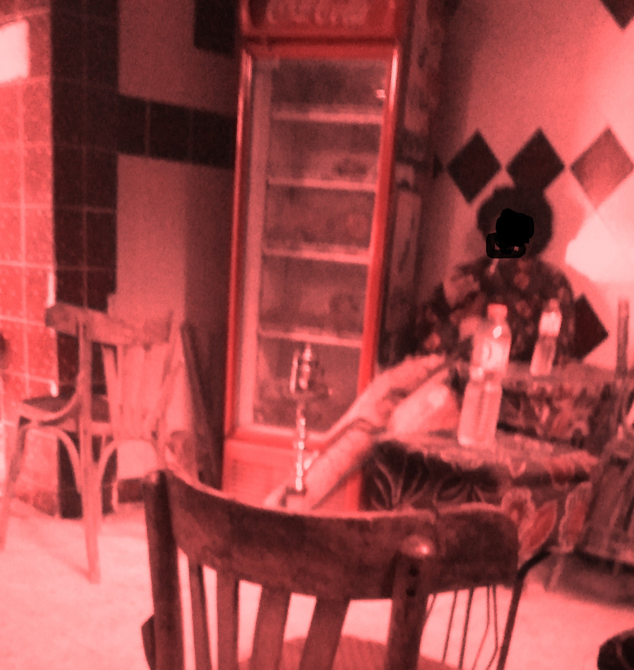 رغم الحظر .. شيشة ومخدرات ونكت عن كورونا في أحد مقاهي فيصل الحظر وإغلاق المقاهي..شيشة ومخدرات ونكت عن كورونا في أحد مقاهي فيصل