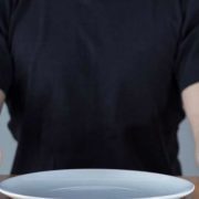 أشياء لا تفعلها "وانت جعان" ........... شرب القهوة ومضغ اللبان والتسوق