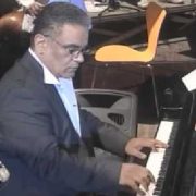 الموسيقار أشرف محروس والسير عكس الإتجاه