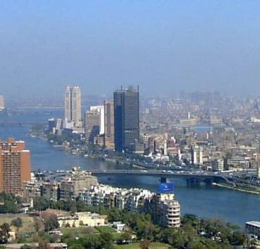 مصري وشامي وحجازي ............................... وأنا ع الربابة بغني