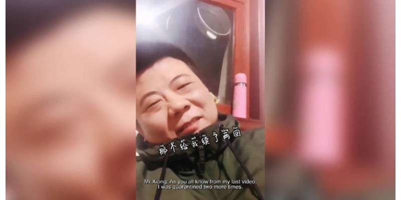 صيني يقضي 50 يومًا في الحجر............... إللي يشوف بلاوي الناس