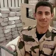 علي ....................... تعرف الجندي الشهيد علي .. لو الإجابة لأ حقيقي فايتك كتير