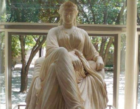 “سميراميس”.. قام الحمام بتربيتها وباعها البشر في سوق العبيد سميراميس