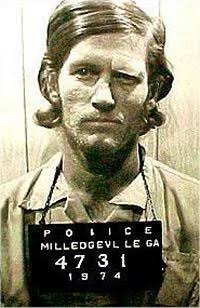 “بول جون نولز”.. رفضت حبيبته الزواج منه فتحول لـ “قاتل محترف”! قاتل