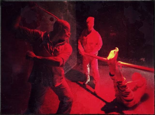 فيديوهات الغرفة الحمراء .. يمولها مرضى نفسيين لتعذيب واغتصاب الأطفال الغرفة الحمراء