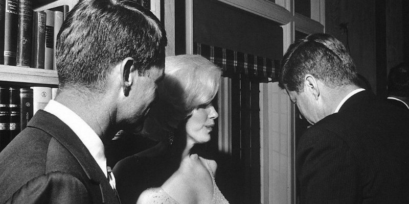 جون كينيدي ......................................................................