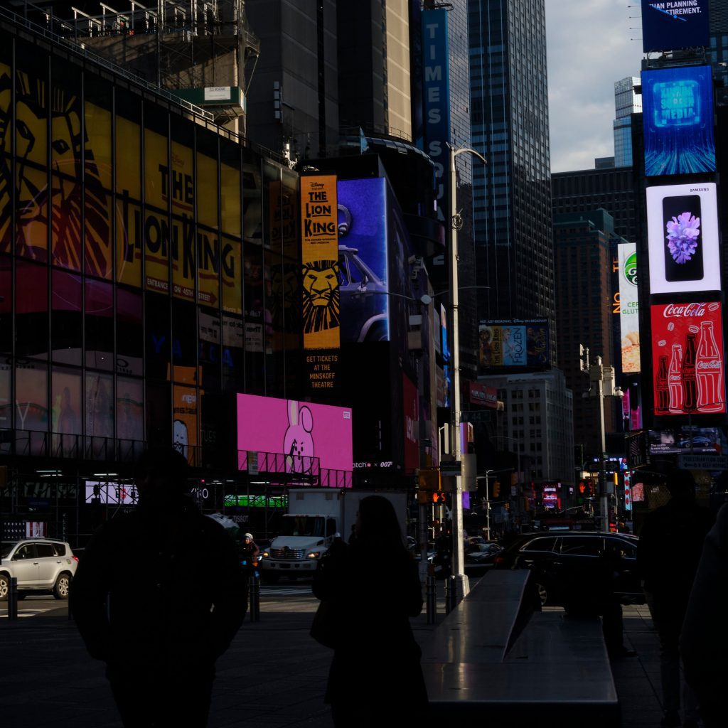 ليالي الرعب والقلق في نيويورك “الموبوءة” بكورونا.. كيف انتهت بالعودة للوطن؟ نيويورك