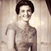 السفيرة عزيزة