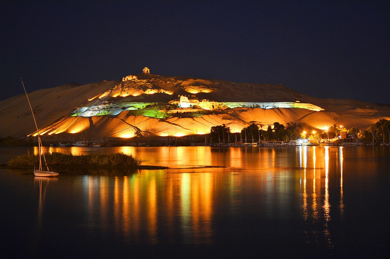 ليس شرطًا أن يكون تحت القبة شيخ “جبل أبو الهوا نموذجًا” جبل أبو الهوا