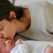 الأمومة ................................................ العذاب الخفي المرتعب