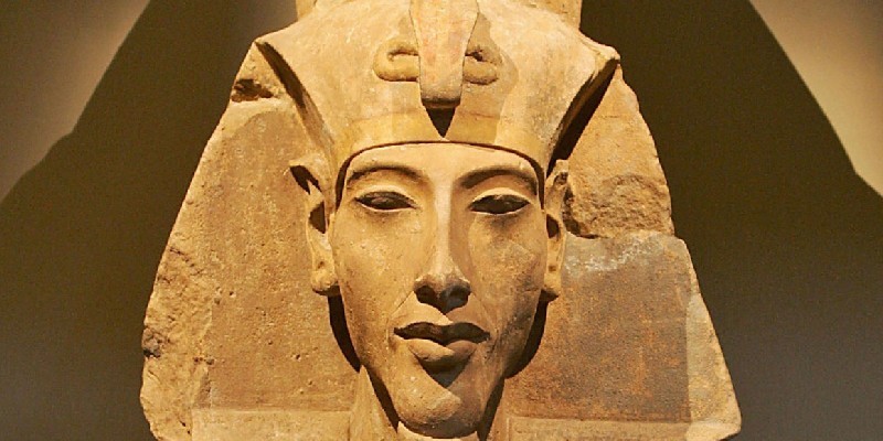 أخناتون لم يكن موحدا ولا نبيا ولا قائد ثورة.......... مجرد ديكتاتور آخر