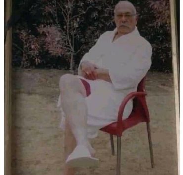 الثنائي أحمد فهمي وأكرم حسني يثبتان وبجدارة عدم جدوى جهاز التليفزيون من الأساس صورة