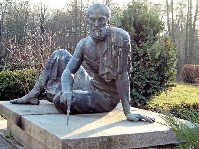 سر خروج العالم ” أرخميدس” عاريًا وسط الناس أرخميدس