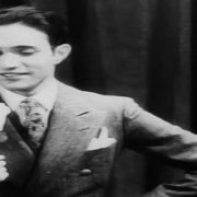 منشئ الأغنية السينمائية