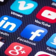 مواقع التواصل الاجتماعي