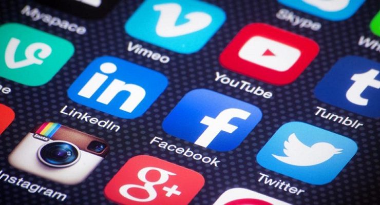 مواقع التواصل الاجتماعي