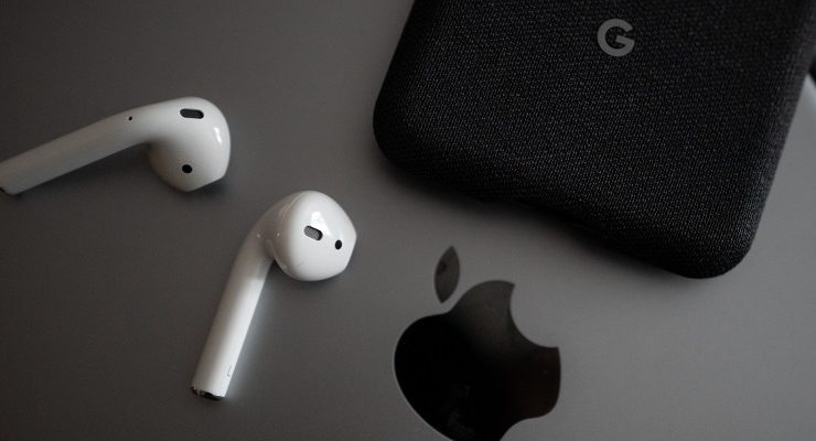 كفية توصيل AirPods واستخدامها للمرة الأولى مع مختلف الأجهزة وأنظمة التشغيل