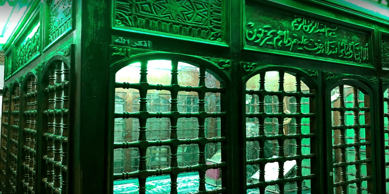 ضريح بن عطاء الله السكندري