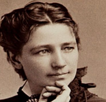 ماذا فعل عبد الناصر حينما شاهد صورة الملك فاروق في منزل أحد موظفي الرئاسة؟ فيكتوريا وودهل