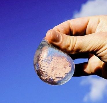 رومانسية الشيخ علي جمعة بين سخرية الإعلام و حقيقة الدين زجاجات المياه البلاستيكية