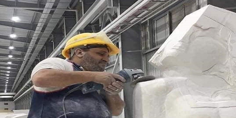 تمثال مصر تنهض