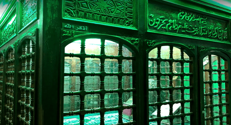 ضريح بن عطاء الله السكندري