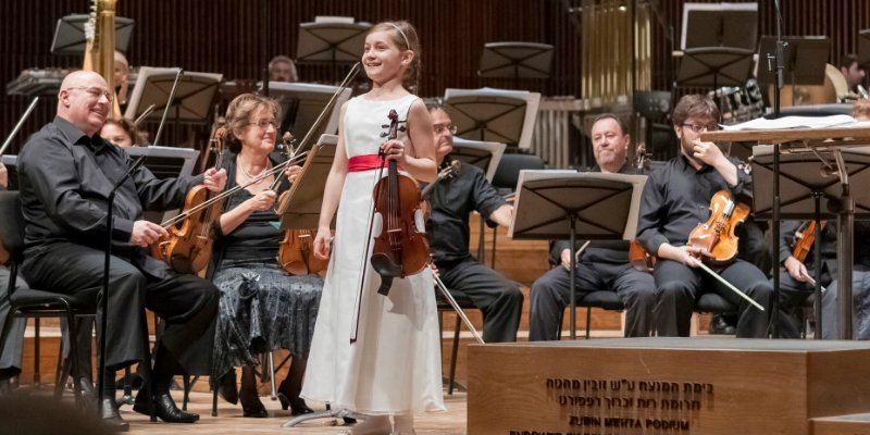 “ألما دويتشر” .. الطفلة التى ألفت قطعة موسيقية فى أقل من دقيقة! ألما دويتشر