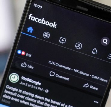 تعرف على كيفية تغيير اللغة في فيسبوك من خلال الموقع أو تطبيق الهواتف الذكية