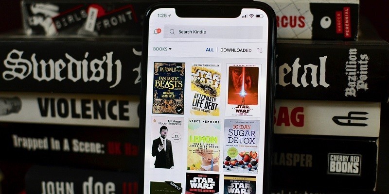 دليلك لمعرفة أفضل تطبيقات قراءة الكتب الالكترونية المتوافقة مع الهواتف الذكية
