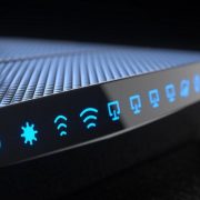 كيفية معرفة من يستخدم الواي فاي الخاص بك وكيفية حماية شبكتك من الاحتراق مجددًا