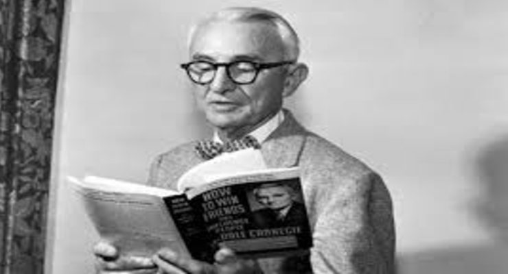 ديل كارينجي صاحب كتاب دع القلق وابدأ الحياة