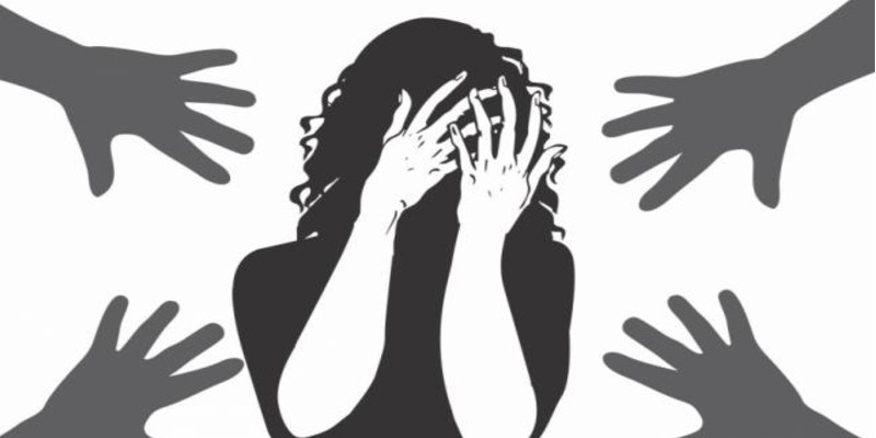 المخبولون في الأرض 1..هناك من يدافع عن المرأة ويريد اغتصابها! الأرض