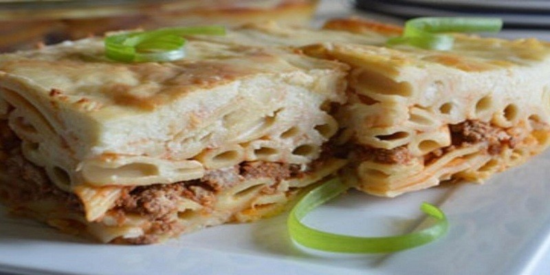 “بيد أمي لا بيدي” أن ننجح في إدراك معنى الحياة والحب عبر المكرونة بالبشاميل المكرونة بالبشاميل