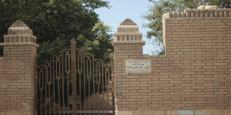 “ما تخبرنا به المقابر.. ” زيارة لقبر أحمد مظهر بك أحمد مظهر