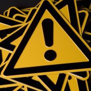 كيفية حل مشكلة علامة التعجب الصفراء في Device manager في ويندوز 10