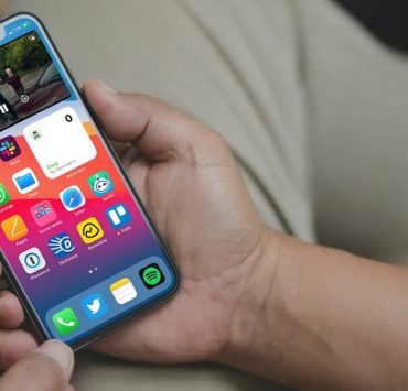 كيفية استخدام خاصية صورة داخل صورة في iOS 14 والتطبيقات المتوافقة معها