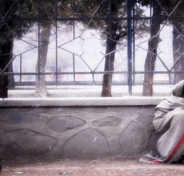 روبن هود الحقيقي ..هرب الماس أمام رجال الشرطة في براد للشاي وتبرع للأرامل! الفقر