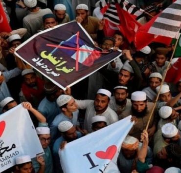 مظاهرات من أجل نصرة الرسول