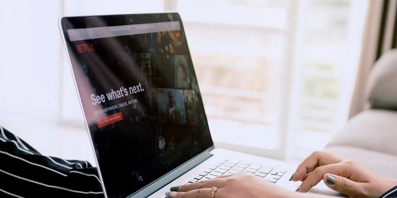 كيفية تفعيل المشاهدة الجماعية في نتفليكس عبر أداة Teleparty على الإنترنت