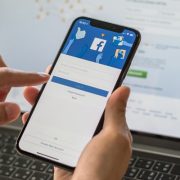 الدليل الكامل لكيفية جدولة المنشورات في فيسبوك على الصفحات التي تديرها