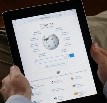 وحيد حامد مات قبل أن أعتذر له.. كم أنا غبي كيفية انشاء صفحة على ويكيبيديا ... شارك معرفتك مع العالم عبر الموسوعة الشعبية الأشهر