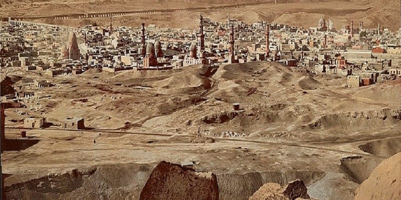 أطلال مدينتا العسكر والقطائع