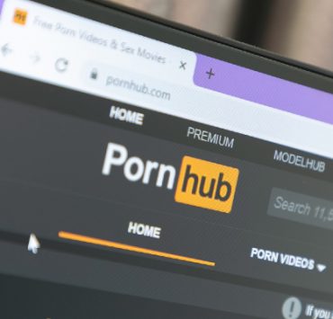 حمزة نمرة مولود سنة 80 وأزمة أجيال وليس جيل بعين المحتوى الإباحي